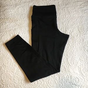 Aerie Black Chill Play Move Leggings